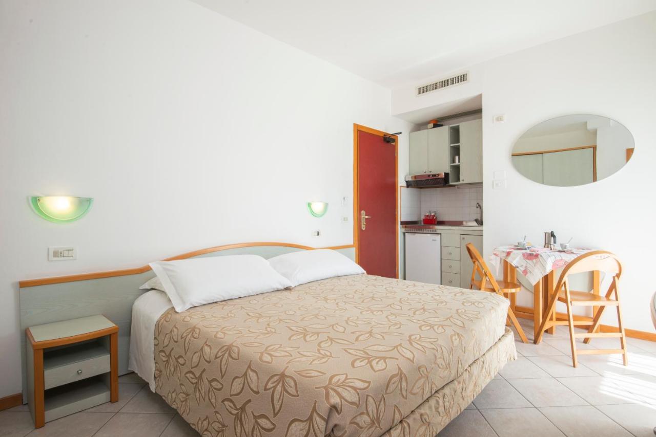 Hotel Residence Imperial Misano Adriatico Exterior photo